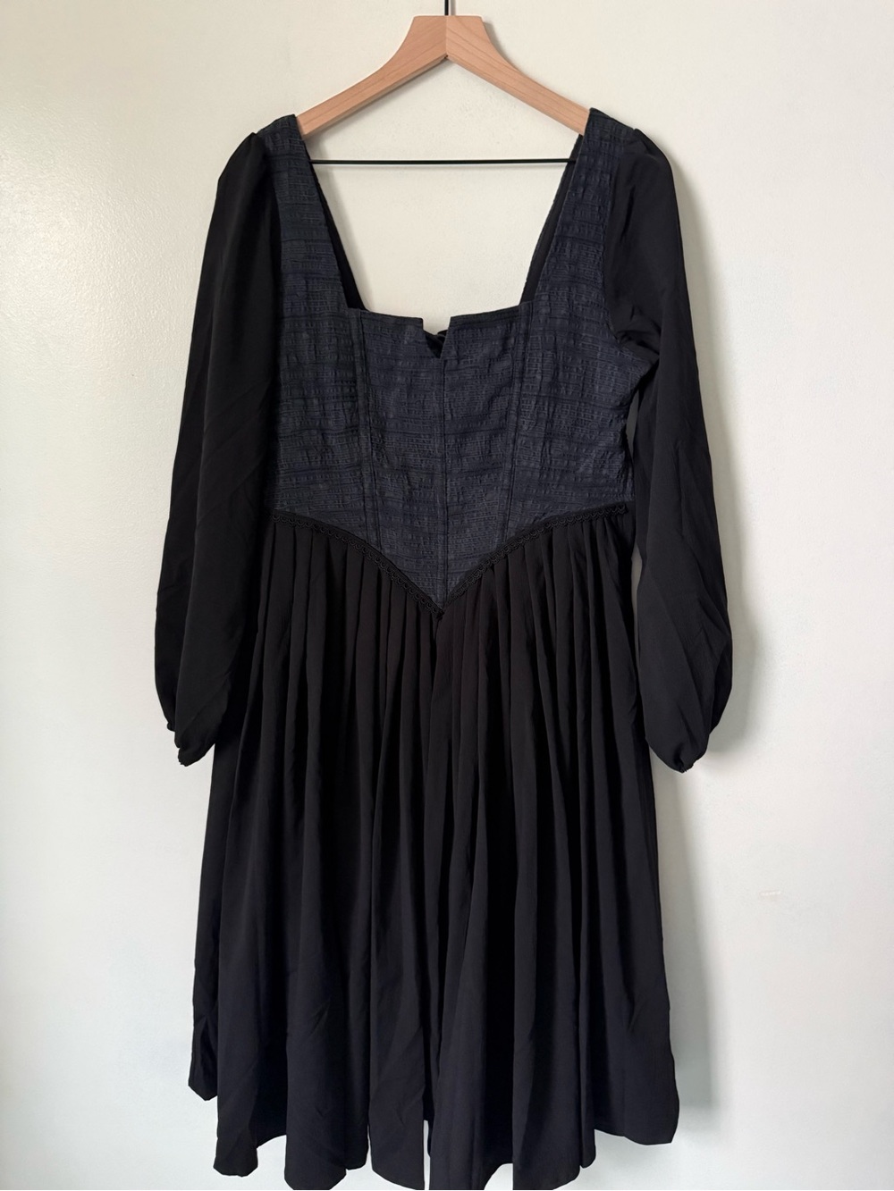 NWOT Disturbia Mina Midaxi - Picture 4 of 11